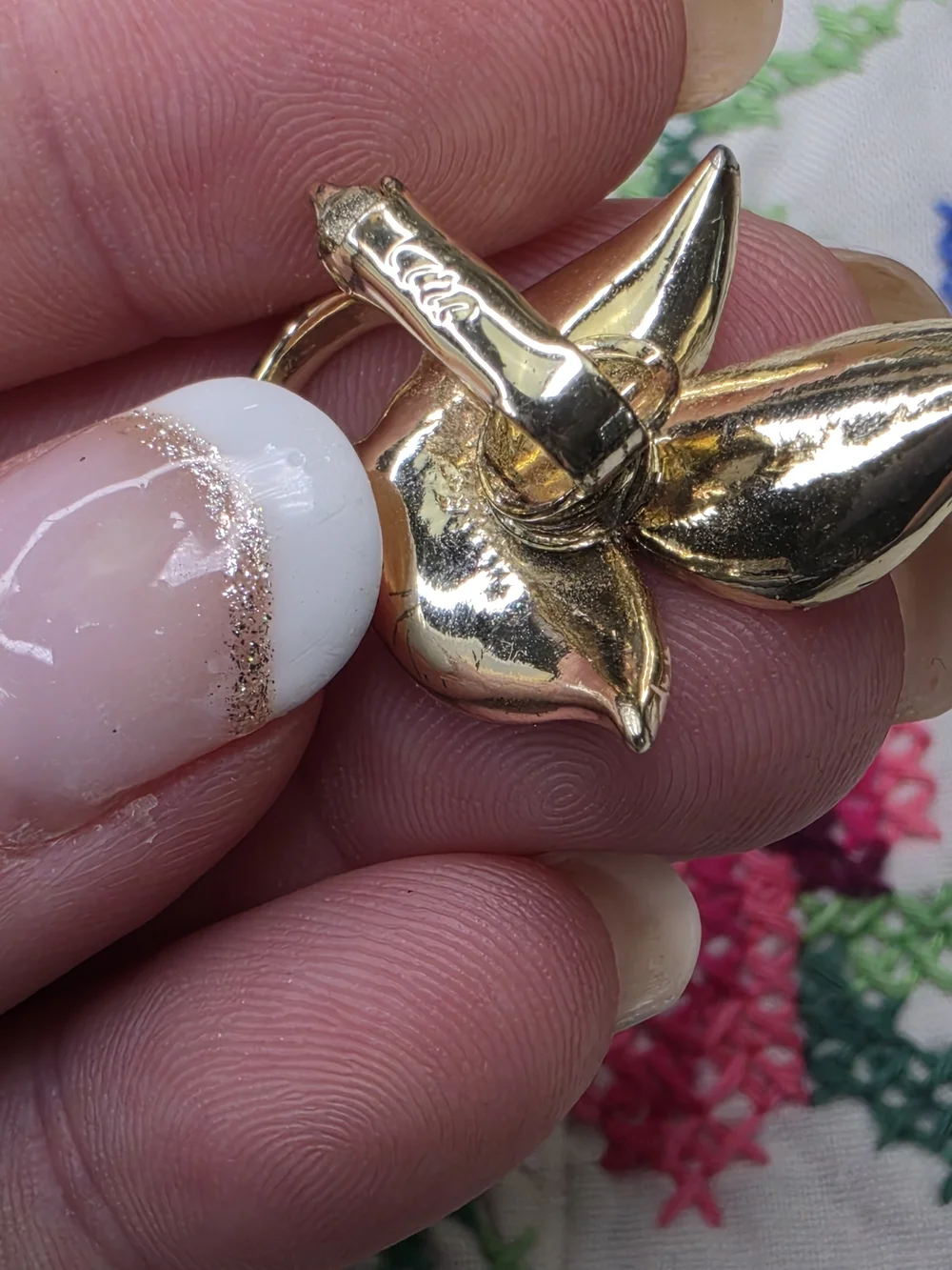 Vintage Coro Gold-Tone Pink Enamel Leaf Clip-On Earrings 1 3/8